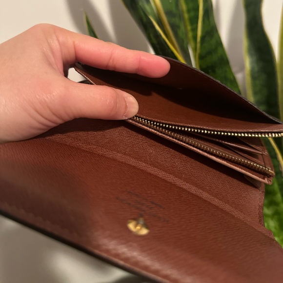 Authentic Louis Vuitton Monogram Tressor Wallet - Picture 9 of 16